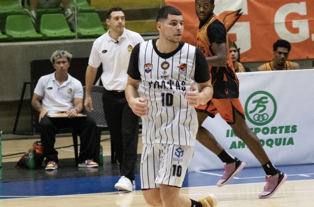 Piratas venció a Paisas en doble overtime